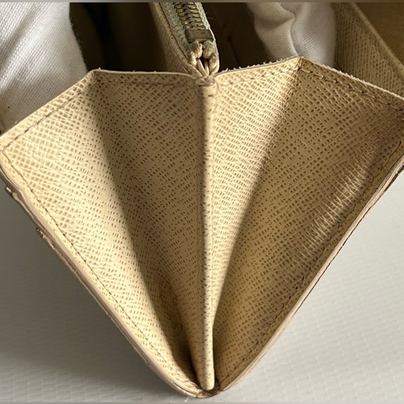 Louis Vuitton Damier Azur Sarah Wallet - Picture 10 of 13